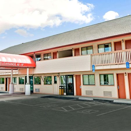 Days Inn By Wyndham אינדיפנדנס מראה חיצוני תמונה