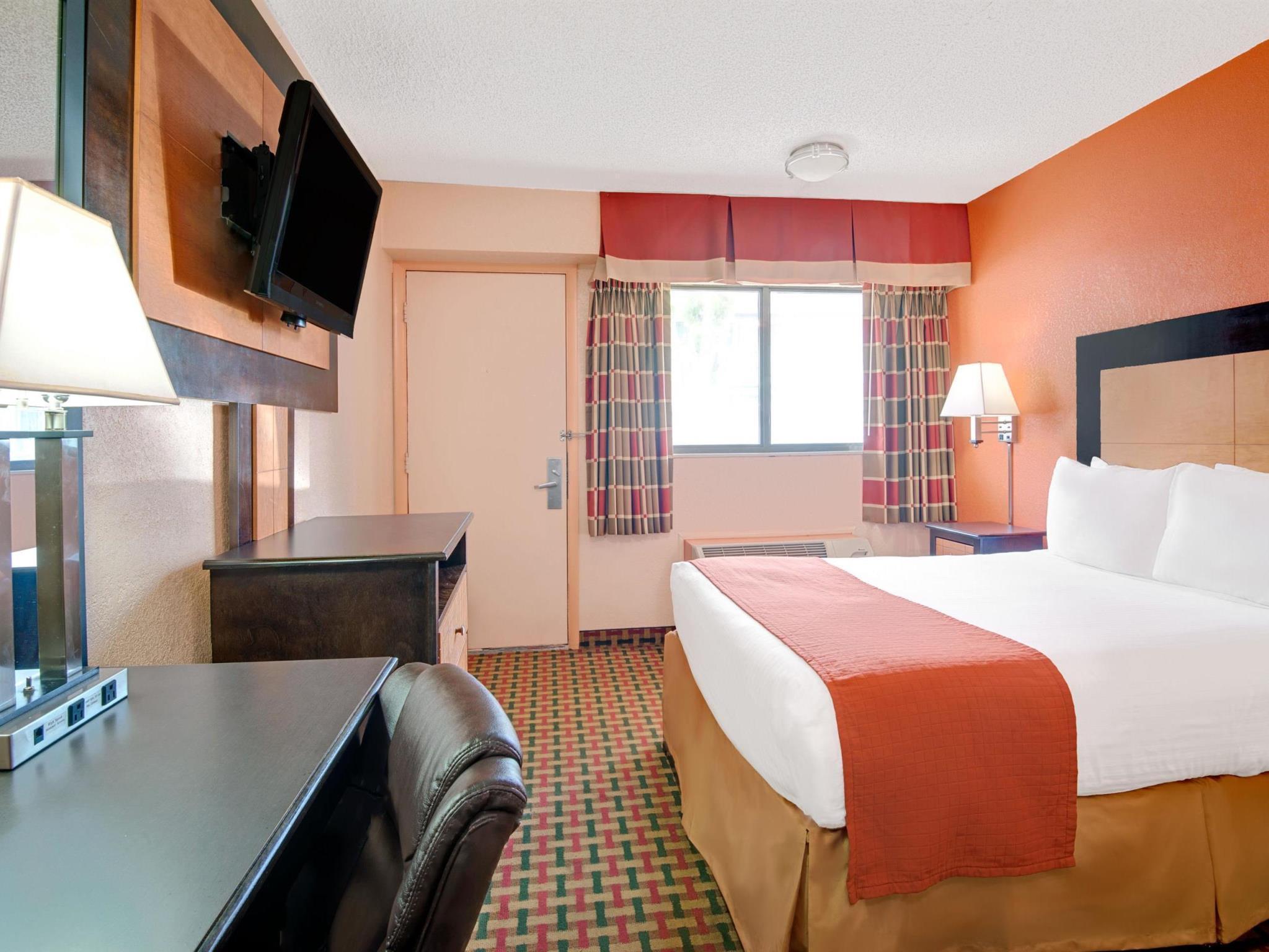 Days Inn By Wyndham אינדיפנדנס מראה חיצוני תמונה