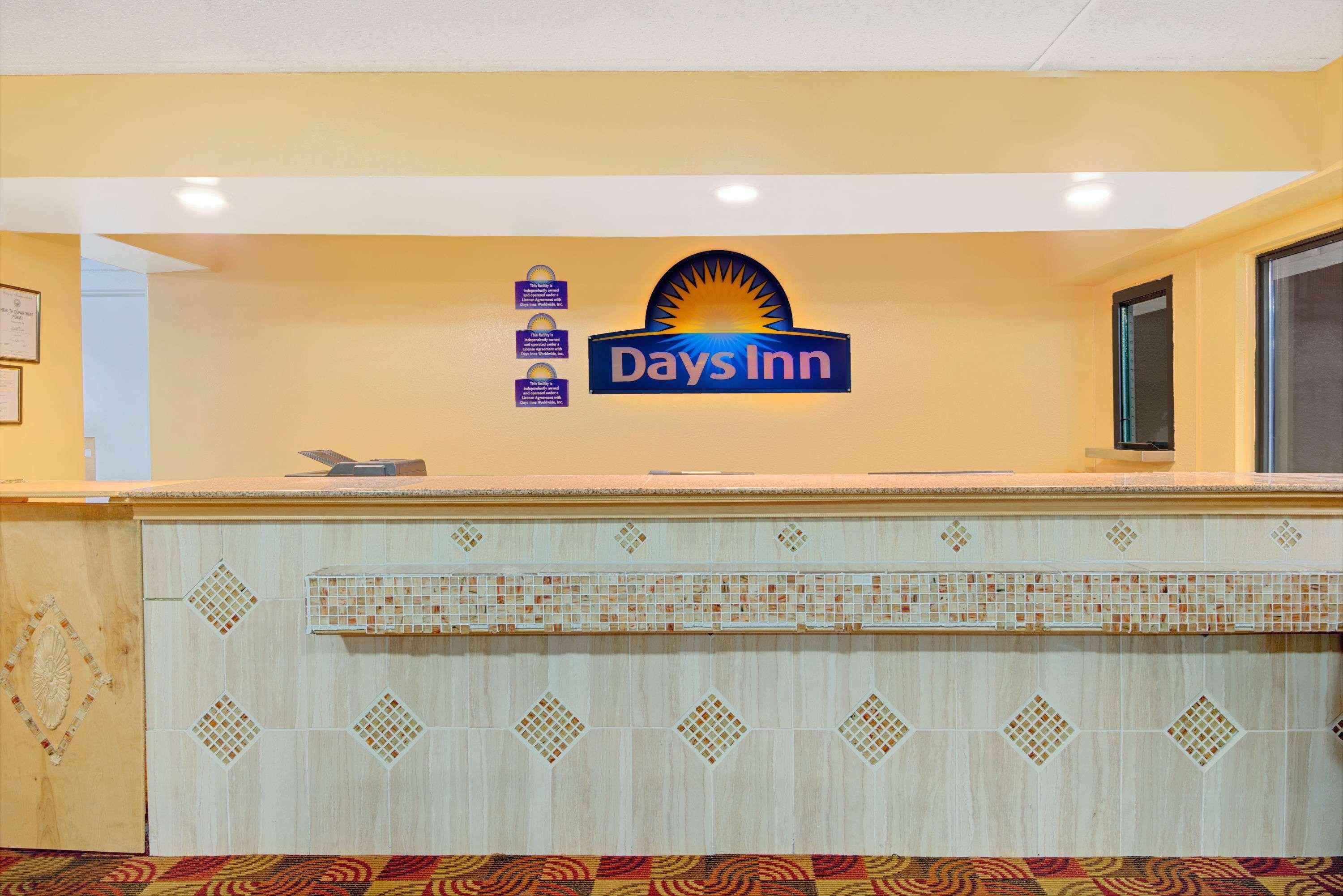 Days Inn By Wyndham אינדיפנדנס מראה חיצוני תמונה