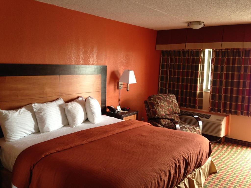 Days Inn By Wyndham אינדיפנדנס מראה חיצוני תמונה